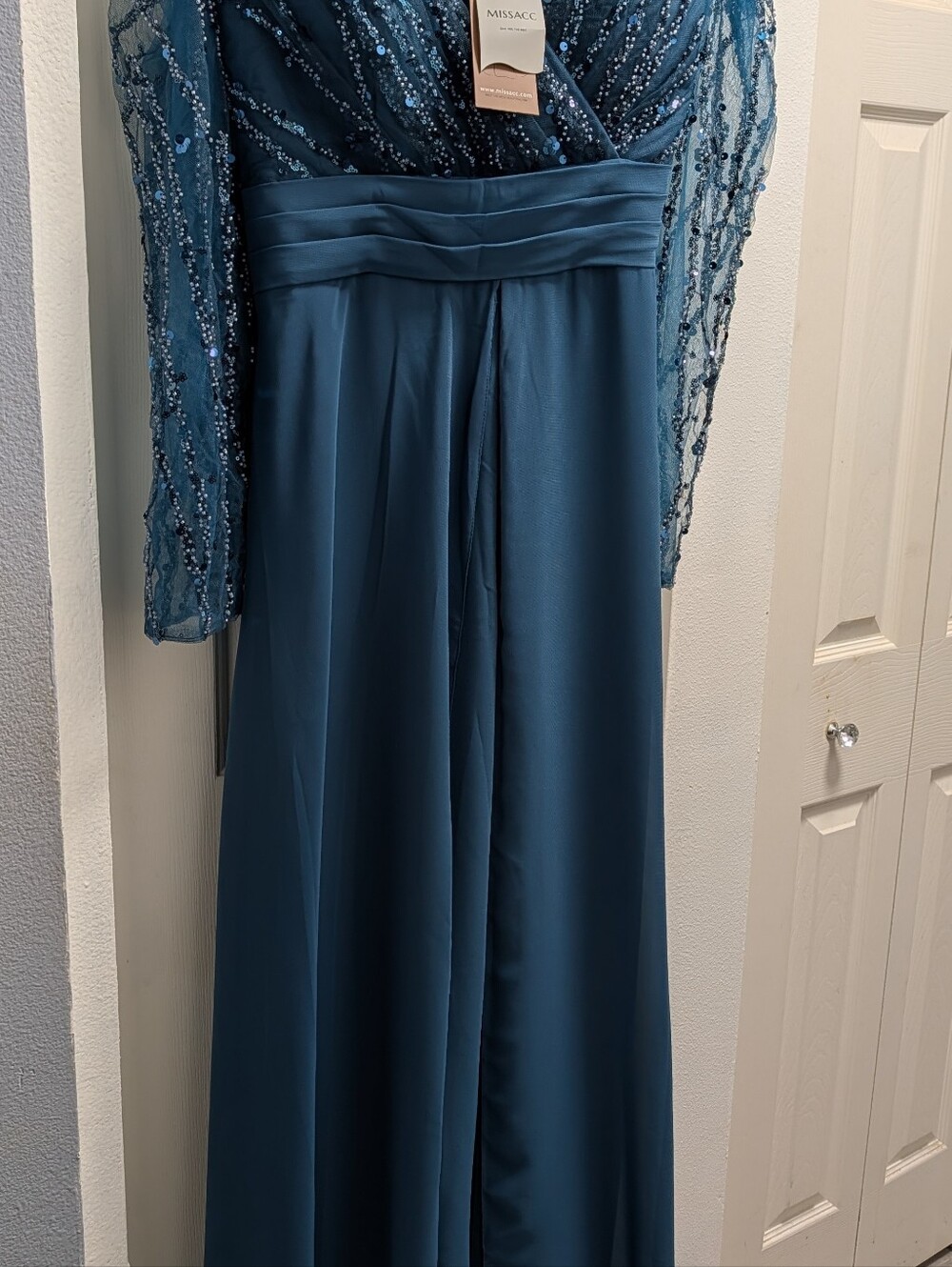 Formal Mother Of The Bride Evening Jumpsuit, Formal Affair, Opera - Picture 6 of 9